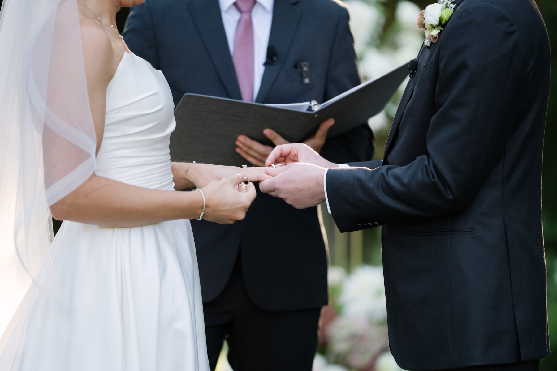 Andrew Kusakin, Wedding Photographer Based In Boston, Massachusetts. Browse Portfolio